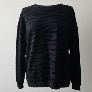 NEW! Time And Tru Animal printed French Terry velvet top Sz Medium